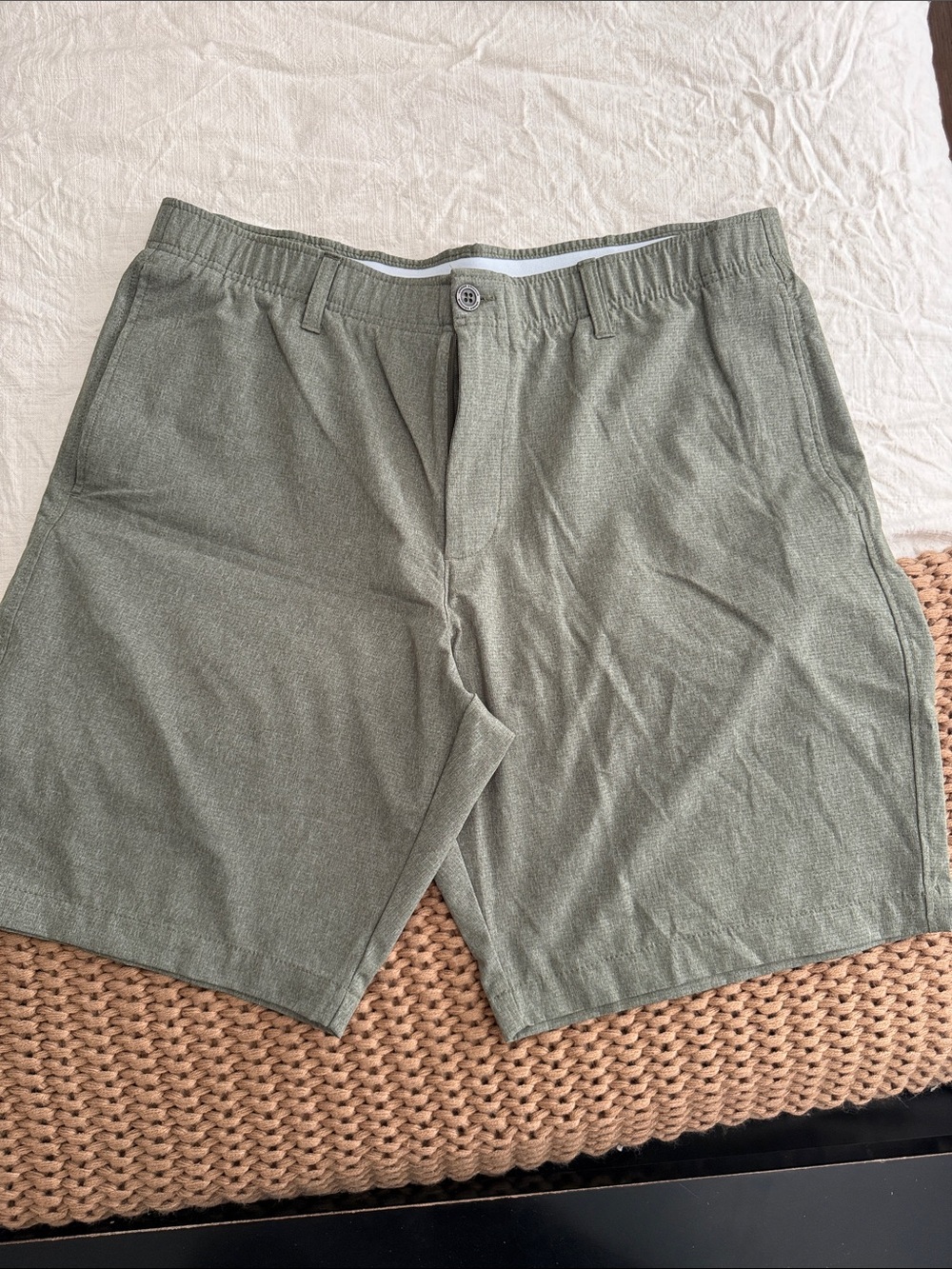 Under Armour Men's Stretch Elastic Waist Shorts - Olive Green